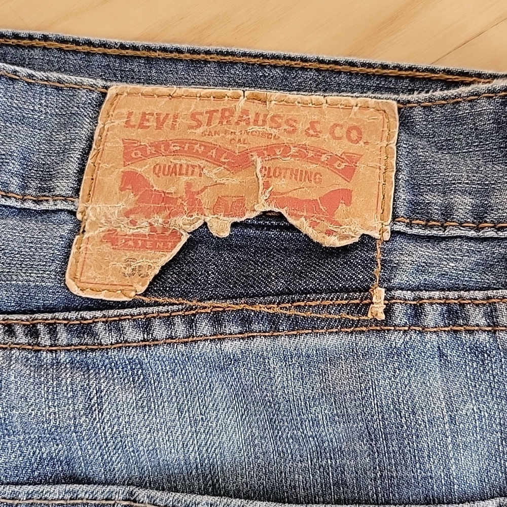 Levi’s 505 Jeans 36x32 Men’s Regular Fit Blue Denim Straight Leg Distressed - Picture 2 of 13